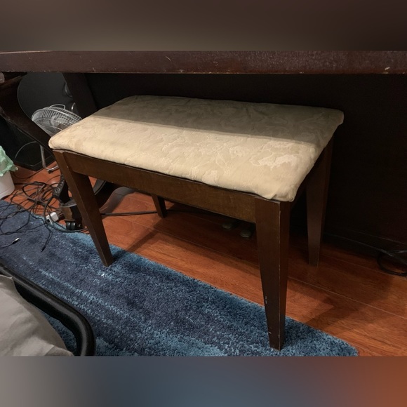 Piano FREE!! - Picture 2 of 6